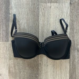 EUC Women’s DKNY Bra 32D Black